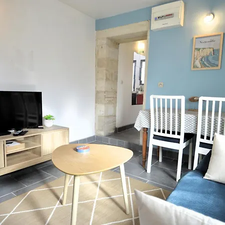 La Petite Maison, Proche De La Saint-Aubin-Sur-Mer (Calvados)